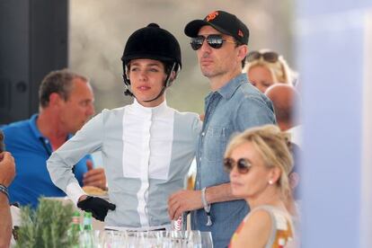 Carlota Casiraghi con Gad Elmaleh en Saint-Tropez.