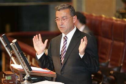 Paulino Rivero, portavoz de Coalición Canaria, durante su intervención.