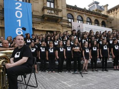 Varios músicos participan en un concierto para la promoción de San Sebastián 2016, en una imagen de archivo.