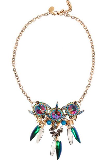 Collar con piedras y cristales de Swarovski, de Erickson Beamon (520 euros).