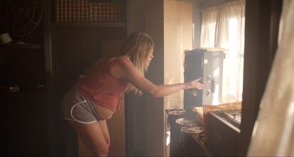 Hillary Duff como Tate en ‘The Haunting of Sharon Tate’.