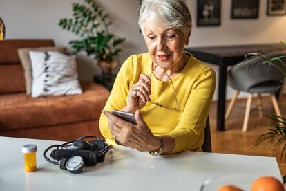 Poco importa la edad o la ubicación del asegurado. Desde casa, desde el trabajo, incluso desde el extranjero, es posible tener contacto directo con el médico de familia.