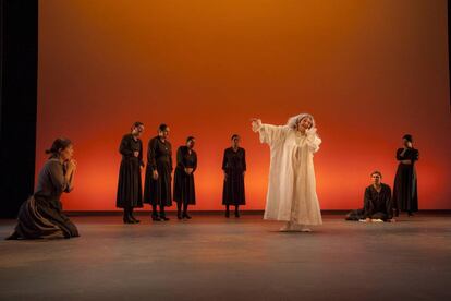 &#039;La casa de Bernarda Alba&#039;, con direcci&oacute;n de Santiago Mel&eacute;ndez. 