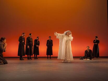 &#039;La casa de Bernarda Alba&#039;, con direcci&oacute;n de Santiago Mel&eacute;ndez. 