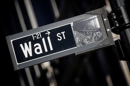 Señal de Wall Street en el distrito financiero de Nueva York.