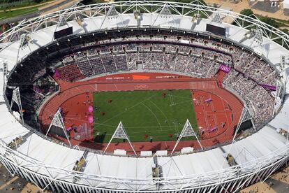 El Estadio Olímpico de Londres en el primer día de las pruebas de atletismo.