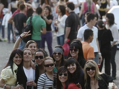 'Botellón' de primavera en Sevilla