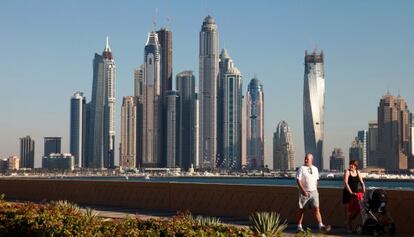 Rascacielos en un distrito de Dubai, uno de los países frontera, con un alto interés para los inversores.