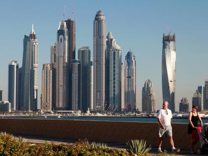Rascacielos en un distrito de Dubai, uno de los países frontera, con un alto interés para los inversores.