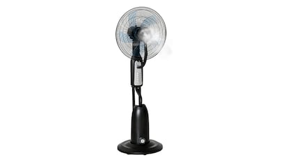 Ventilador con nebulizador sobre fondo blanco