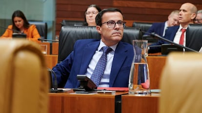 El secretario general del PSOE de Extremadura, Miguel Ángel Gallardo, este jueves tras jurar su cargo como diputado en la Asamblea.
