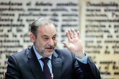 José Luis Ábalos, durante su comparecencia en la comisión de investigación de las mascarillas en el Senado este lunes. 