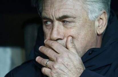 Carlo Ancelotti, en el banquillo.