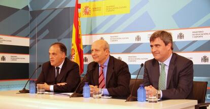 Tebas, Wert y Cardenal, en el Ministerio de Educació, Cultura y Deporte.