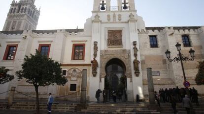 Parte de la recién restaurada fachada norte de la Catedral de Sevilla.