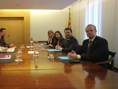 Reunión entre el Govern y los comunes, el pasado 16 de diciembre. 