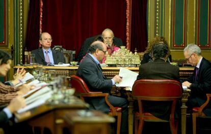 Iñaki Azkuna ha presidido el pleno municipal del Ayuntamiento de Bilbao.