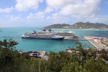 Cruceros en el puerto de Sint Martin.