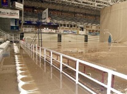 Aspecto del Pabellón Pisuerga tras la inundación causada por el desbordamiento del río a causa de las lluvias.