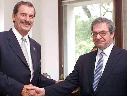El presidente de México, Vicente Fox, con César Alierta, del Grupo Telefónica.