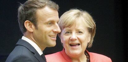 Emmanuel Macron y &Aacute;ngela Merkel