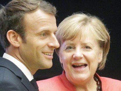 Emmanuel Macron y &Aacute;ngela Merkel