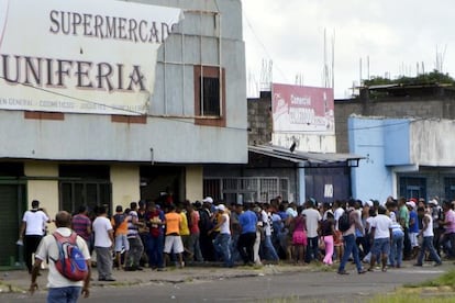 Uno de los saqueos en San Felix, Venezuela