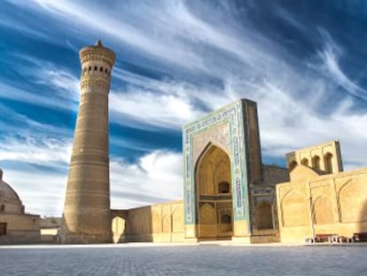 Es el corazón de la Ruta de la Seda. Y alberga las tres ciudades más míticas del Asia Central. Por esta y otras razones que cuento en este último vídeo veraniego, Uzbekistán es el destino deseado.