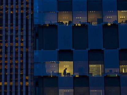 A worker in the Nuevos Ministerios neighborhood, Madrid.