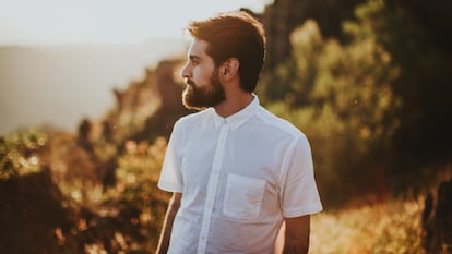 Elegimos una variedad de camisas de lino, tanto de manga corta como larga, con las que combatir las altas temperaturas veraniegas.