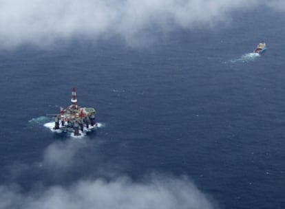 Plataforma petrolera de la compañía Desire Petroleum a 150 kilómetros de las islas Malvinas.
