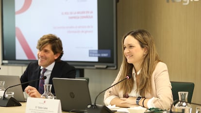 Dulce Calvo y Sebastián del Rey en la presentación del informe "El rol de la mujer en la empresa española"