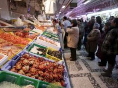 Una pescader&iacute;a en el madrile&ntilde;o mercado de Chamber&iacute;. 