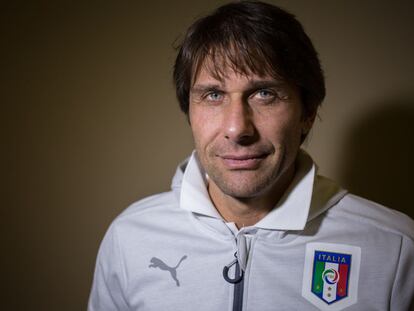 Antonio Conte posa en Coverciano antes de la entrevista. 