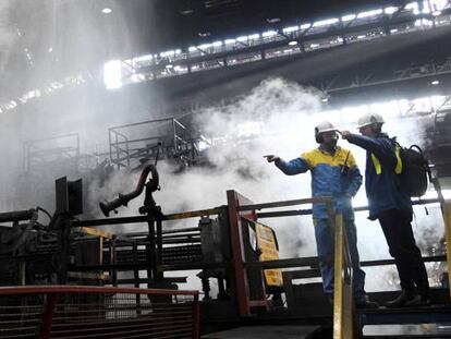 Imagen del interior de una planta de acero.