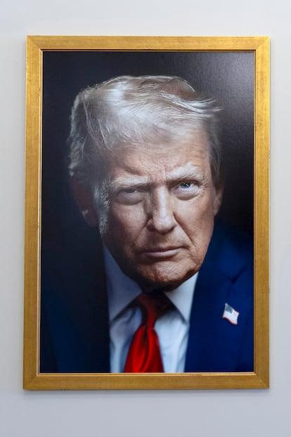 Nuevo retrato oficial de Donald Trump en la Casa Blanca, inaugurado este 2 de junio.