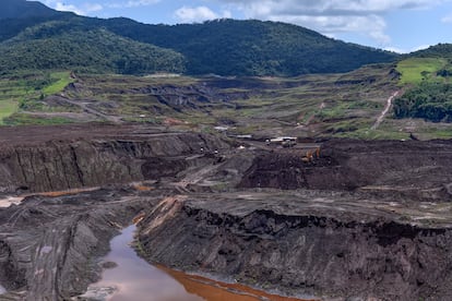 Barragem da Vale em Brumadinho que se rompeu em janeiro de 2019.