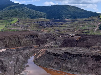 Barragem da Vale em Brumadinho que se rompeu em janeiro de 2019.