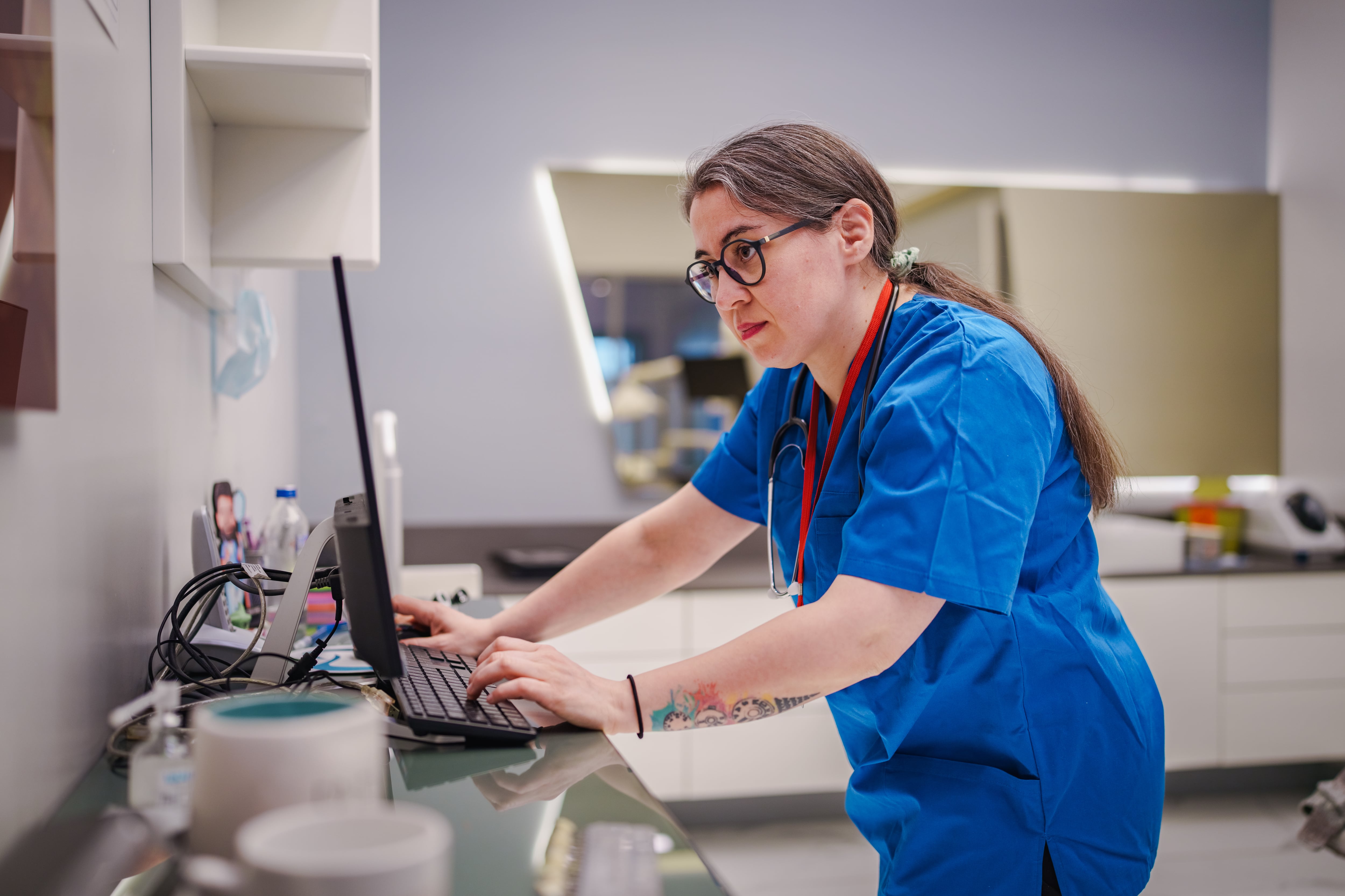 La IA médica puede exponer datos sensibles, pero el riesgo no es igual para todos