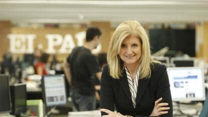 Arianna Huffington en la redacción de EL PAÍS, en Madrid