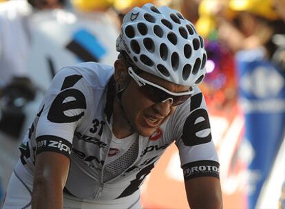 Carlos Sastre tras la disputa de la decimoquinta etapa del Tour, en Verbier.