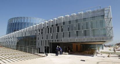 Obras de construcci&oacute;n del Centro de Creaci&oacute;n de las Artes de Alcorc&oacute;n (CREAA) en abril de 2011.