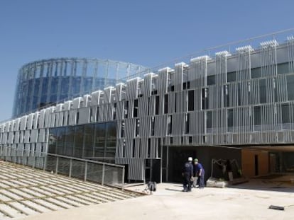 Obras de construcci&oacute;n del Centro de Creaci&oacute;n de las Artes de Alcorc&oacute;n (CREAA) en abril de 2011.