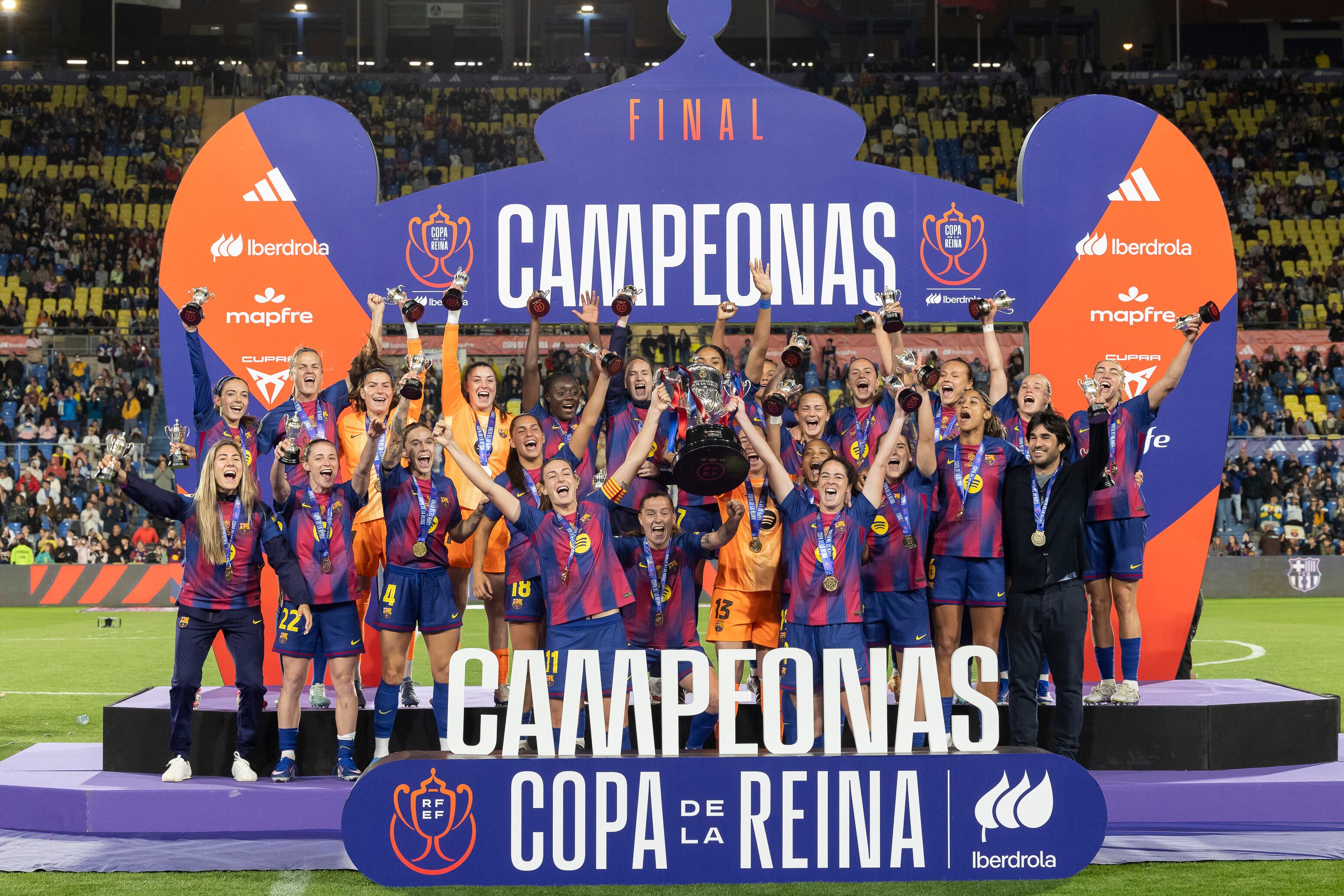 El Barcelona alza la Copa de la Reina y aspira a cerrar un año perfecto