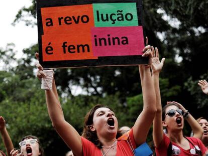 Marcha feminista em São Paulo. 