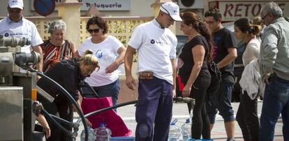 Vecinos del barrio de Loreto se han abastecido hasta esta semana de agua de camiones.