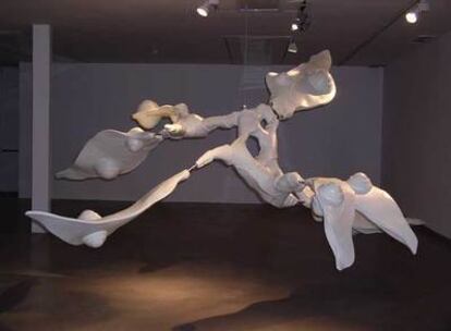 'Cyborg W9' (2006), de Lee Bul, expuesto en el Domus Artium (DA2) de Salamanca.