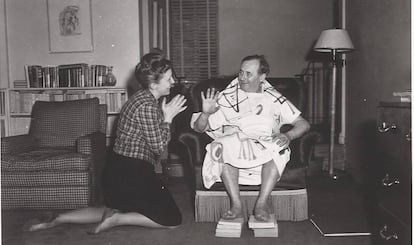 Louise Bourgeois y Joan Miró, en Nueva York en 1947.