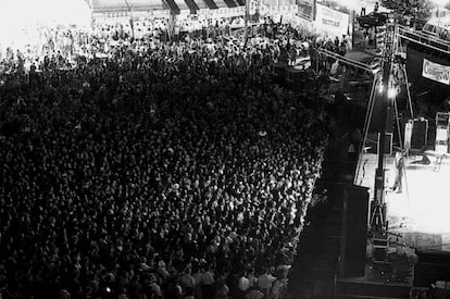 Julio de 1975.<br>Manolo Escobar congrega a numeroso público en un concierto en Vallecas.