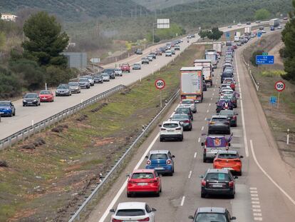 Manifestación en vehículos en Despeñaperros, Jaén, en protesta por la situación económica de la provincia.
